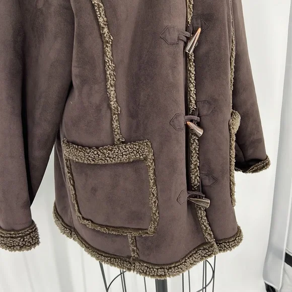 LL Bean Sherpa lined toggle buttons brown Heavy winter coat Sz XL-petite. - Picture 6 of 10
